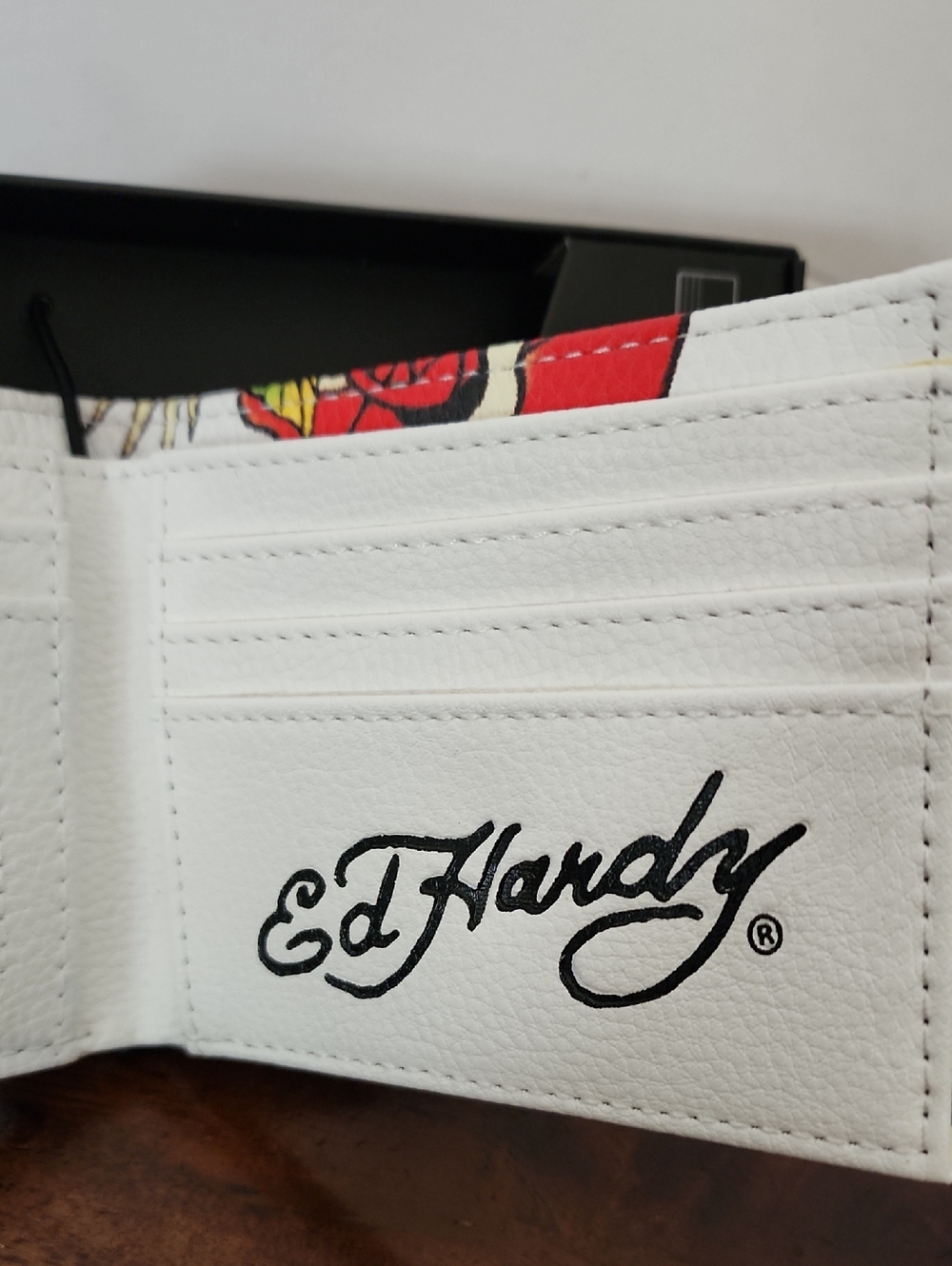 Ed Hardy White Wallet with Multicolor Tattoo Skull and Snake - Picture 5 of 10